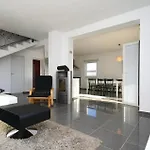 Casa vacanze With A Fireplace 444