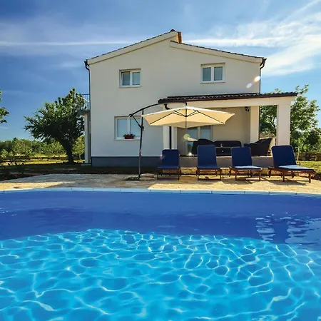 With A Fireplace 444 Casa de Férias *