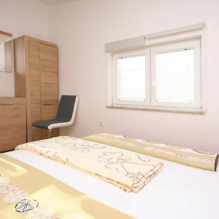 Casa de Férias With A Fireplace 444