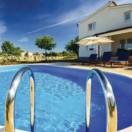 With A Fireplace 444 *