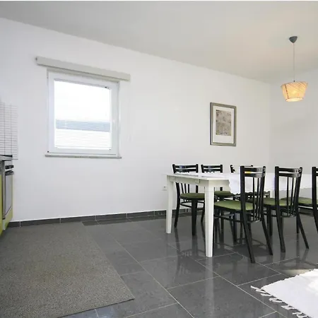 With A Fireplace 444 Semesterbostad