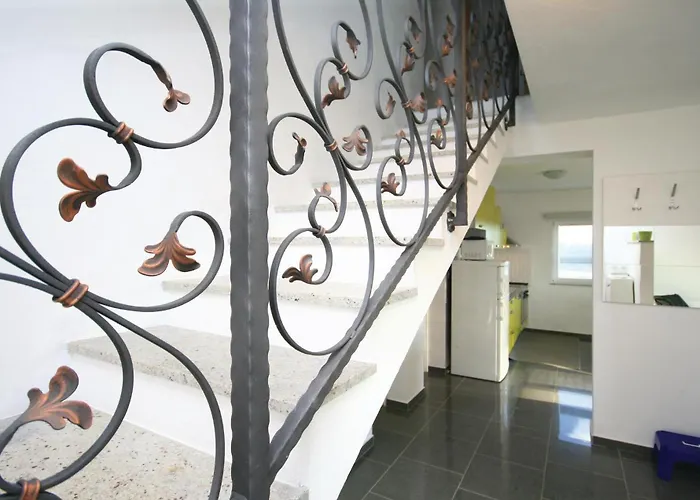 With A Fireplace 444 Drinovci