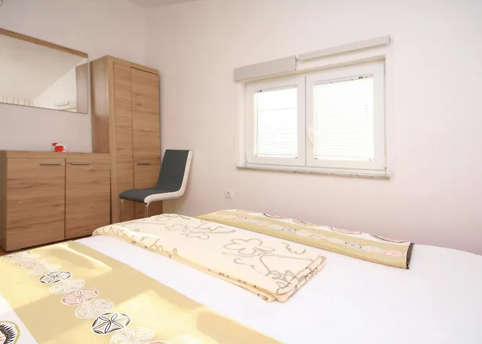 Дом отдыха With A Fireplace 444