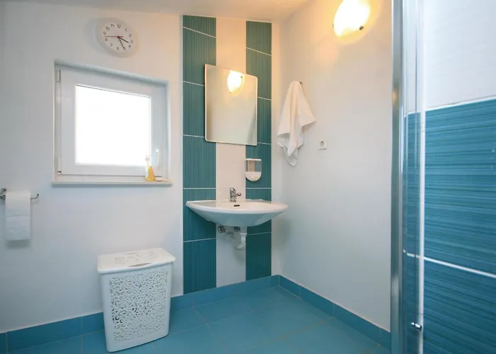 With A Fireplace 444 * Drinovci