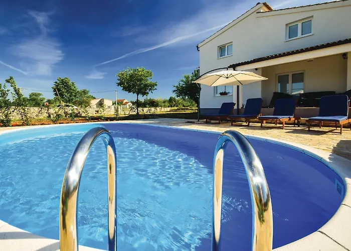 With A Fireplace 444 *