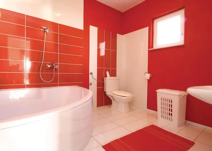 With A Fireplace 444 Drinovci